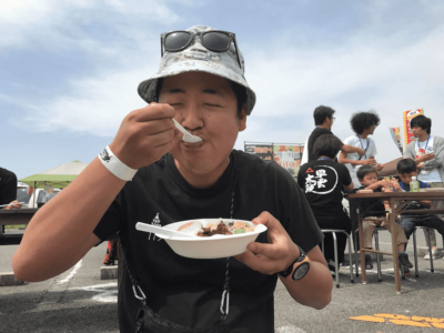 星を見ながら地元グルメを一気食い！ | フェス飯ハンターの突撃フェスご飯！（岡山 hoshioto）