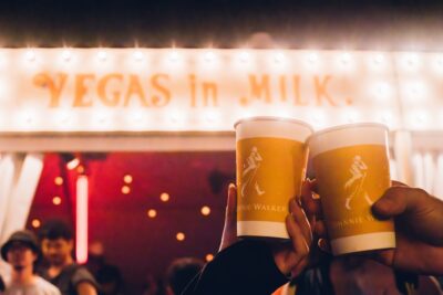 夜を終わらせないフジロッカーたち。フジロック’25「パレス・オブ・ワンダー」レポート【Vegas in Milk supported by Johnnie Walker】